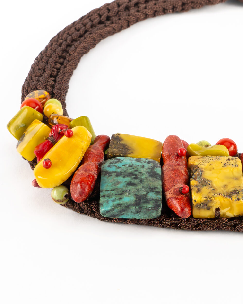 Kolia z kamieni naturalnych