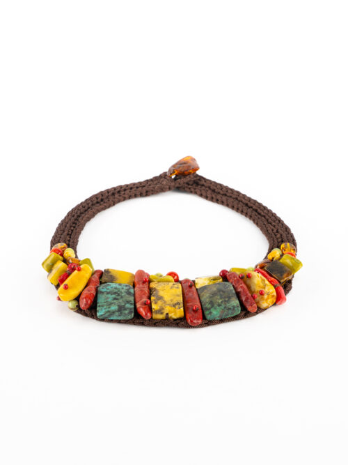 7R501626-Edit_FACEBOOK-2560_72DPI Kolia z kamieni naturalnych