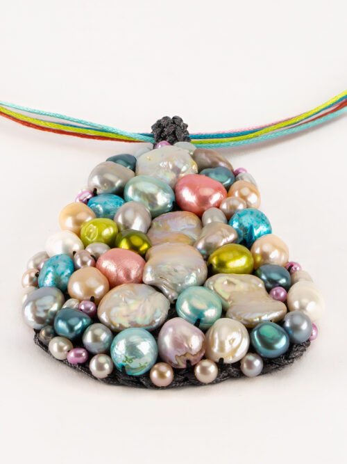 Naszyjnik z naturalnej masy perłowej