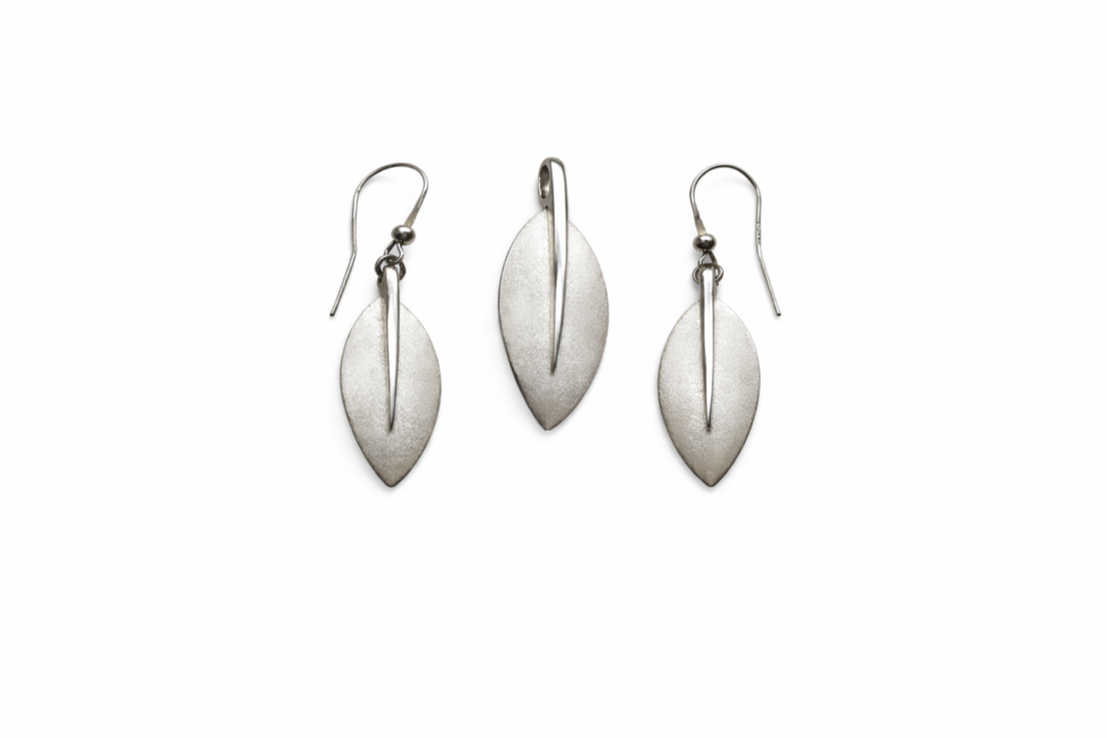 Srebro satynowane - komplet biżuterii Komplet biżuterii ze srebra satynowanego